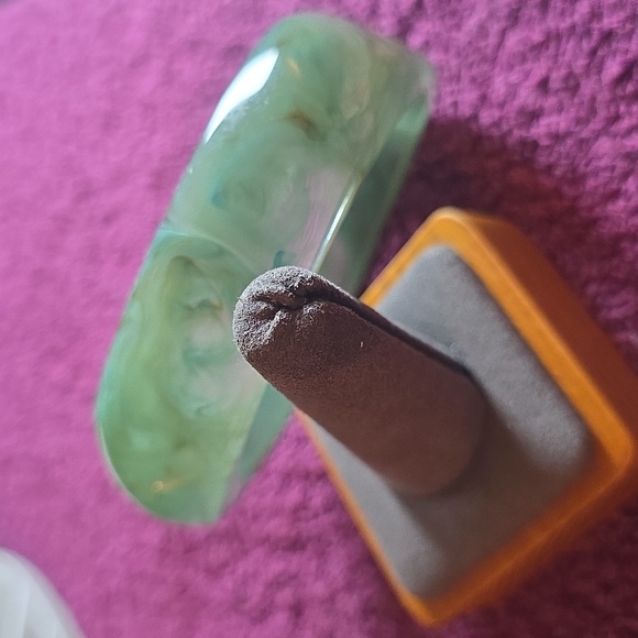 VINTAGE Set of Three Bangle Bracelets in Cream, Green, and Amber - Picture 6 of 7